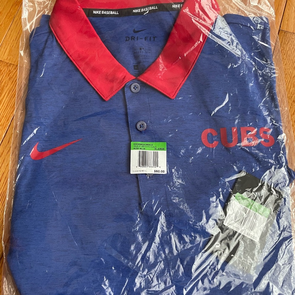 NWT Mens golf polo dri-fit Nike baseball CUBS Never opened still in package.XL